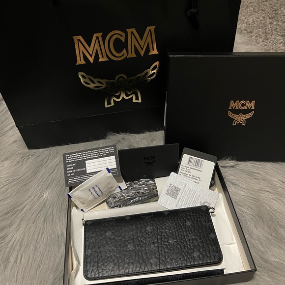 100% AUTHENTIC MCM Visetos Chain Wallet Crossbody Black - Picture 2 of 6